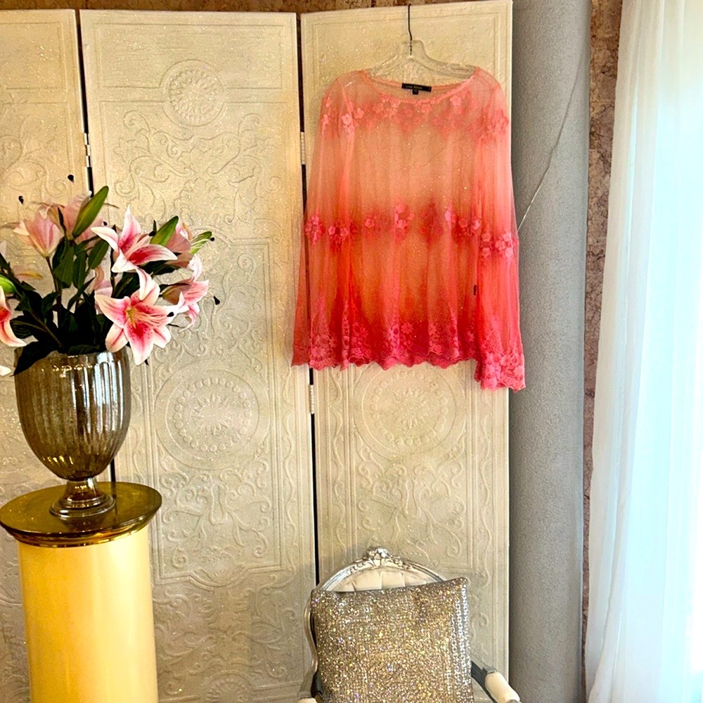 Love 💕 Stitch lace ombré tunic size large hot pink and pale pink boho